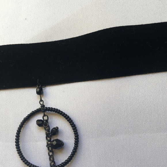 Black Velvet choker and matching earring set. - Picture 5 of 5
